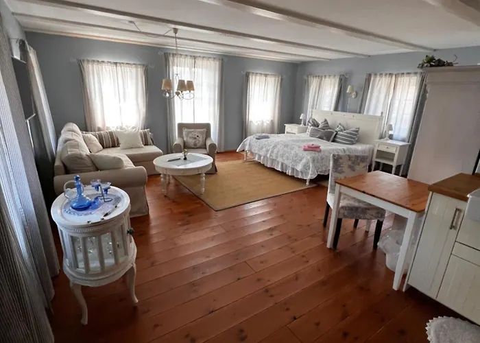 Schwarzer Kater بيت للعطل