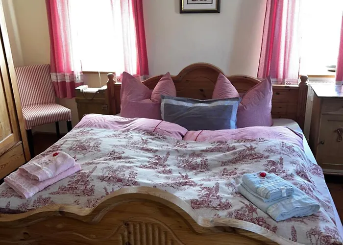 Schwarzer Kater * غروسشوناو