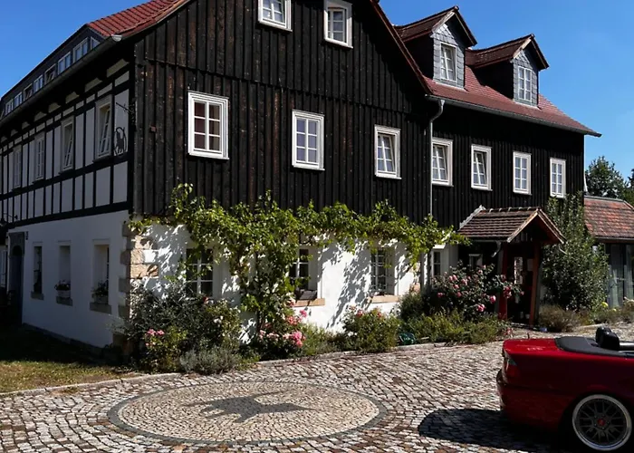 Schwarzer Kater غروسشوناو